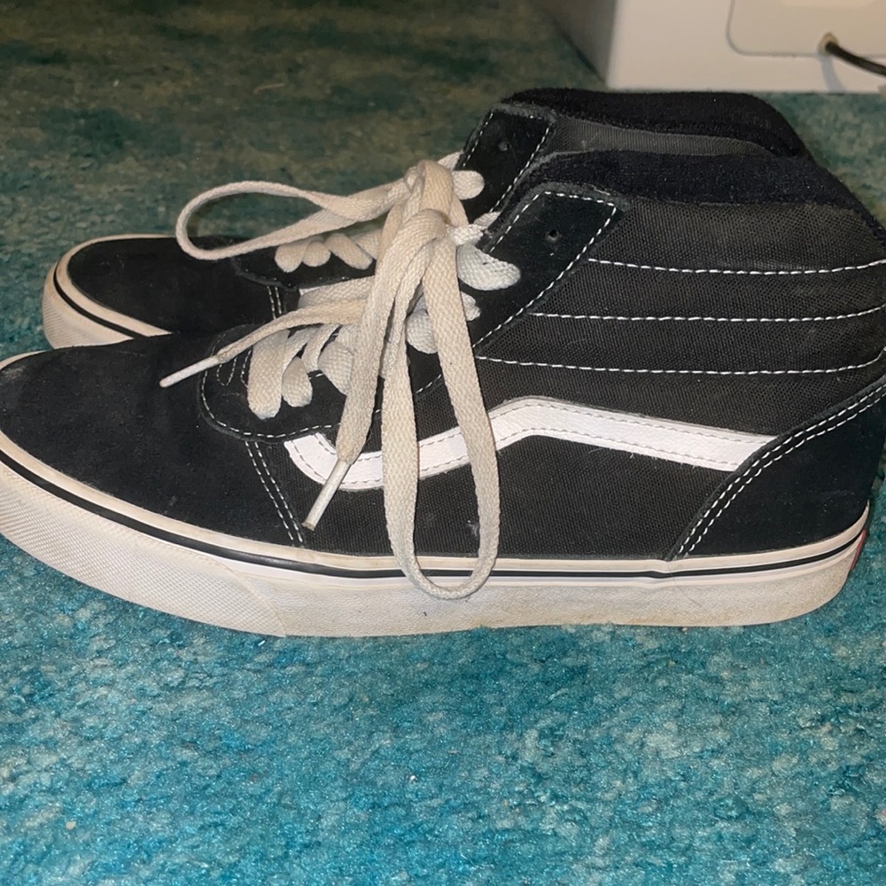 Black and white vans ~ Men’s